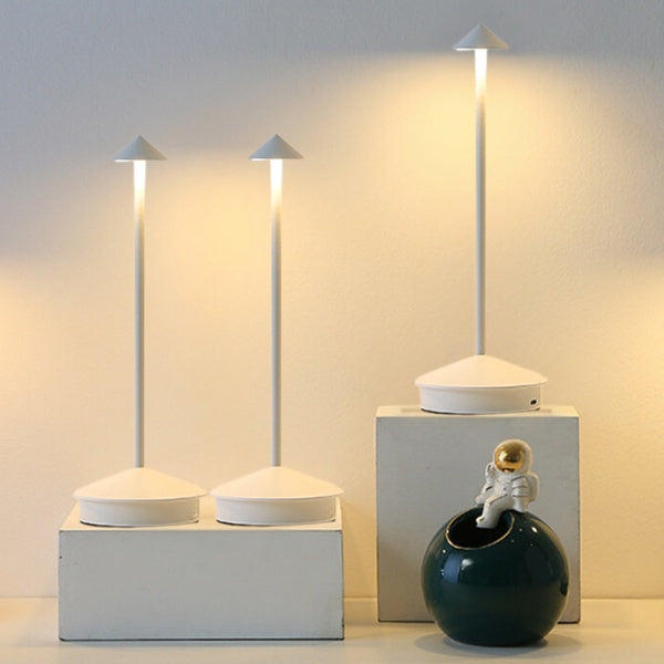 3-lampes-de-table-blanche-fleche