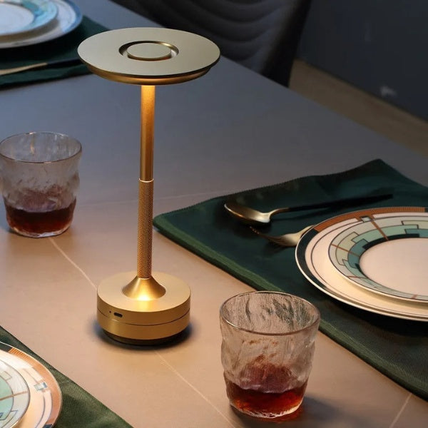 lampe-de-table-dore-diner