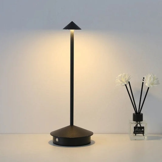 lampe-de-table-noir-fleche