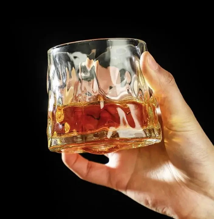 verre-a-whisky-transparent-martele